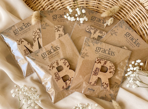 marcasitio inicial personalizado con iman DETALLE BODA