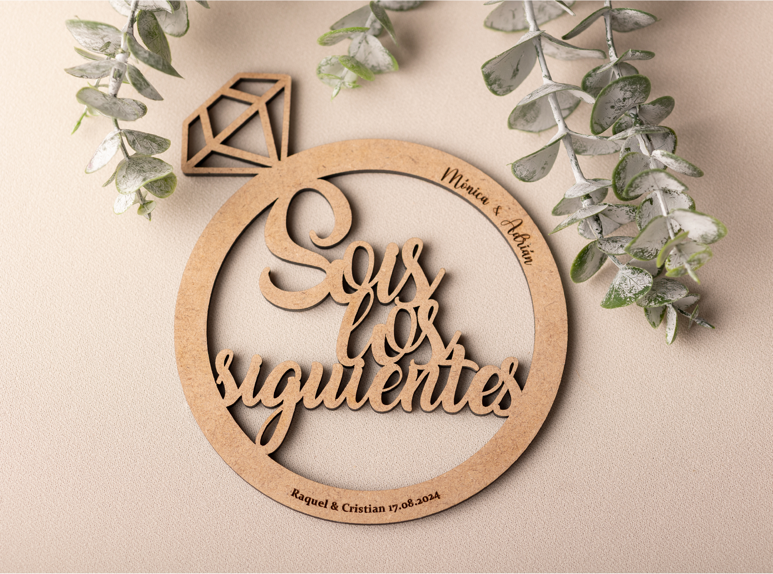 anillo-de-madera-sois-los-siguientes-personalizado-con-nombres-regalo-boda-para-amigos