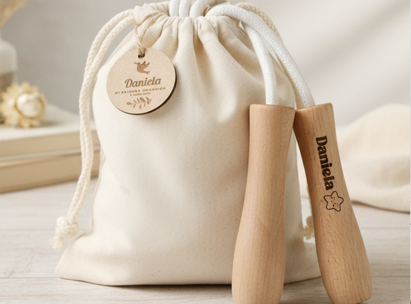 comba de madera personalizada detalle comunion